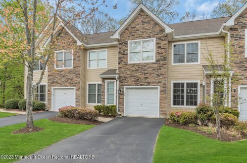 32 Amber Dr, Old Bridge NJ  08857-3588 exterior