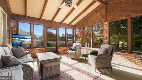 2350 Steven Rd, Huntingdon Valley PA 19006-6610 exterior