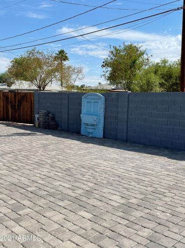 8806 30th Ave, Phoenix AZ  85051-3919 exterior