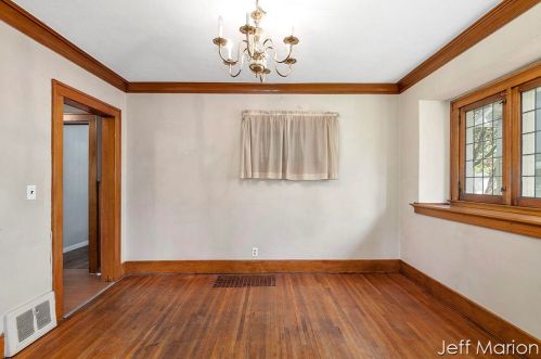 615 Diamond Ave, Grand Rapids MI 49503-1845 exterior