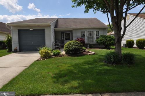 5 Meadowwood Ct, Columbus NJ 08022-1026 exterior