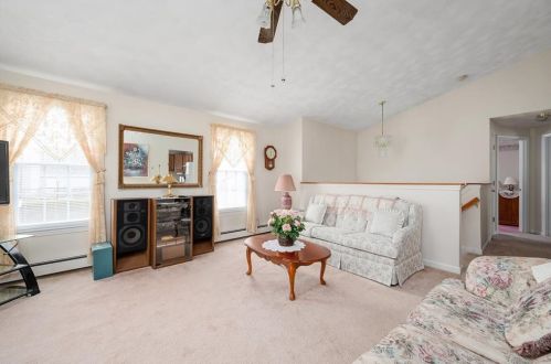 19 Virginia Ave, Woonsocket RI 02895-5630 exterior