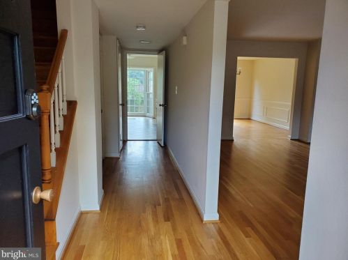 7422 Hallcrest Dr, Mc Lean VA  22102-2929 exterior