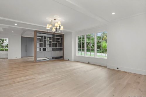 19 Overlook Dr, Greenwich CT 06830-6713 exterior