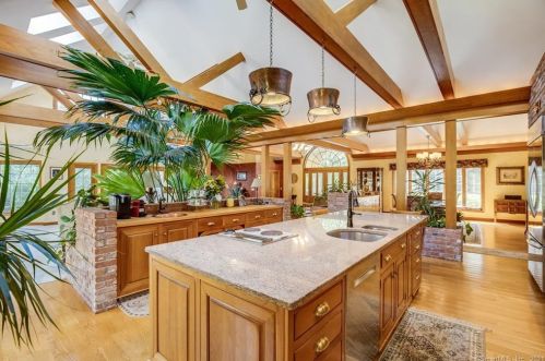 117 Mountain View Dr, Torrington CT 06791-1120 exterior