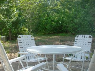 42 Grapevine Trl, Durham NC  27707-5296 exterior