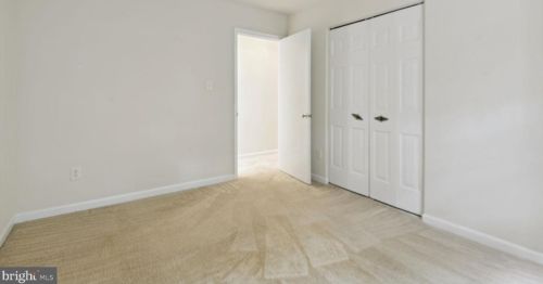 5840 Berkshire Ct, Alexandria VA 22303-1630 exterior