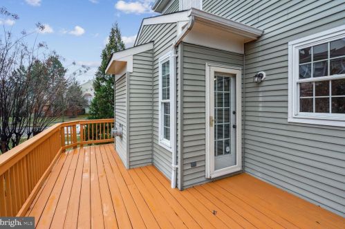 7433 Dunnington Pl, Alexandria VA  22315-5248 exterior