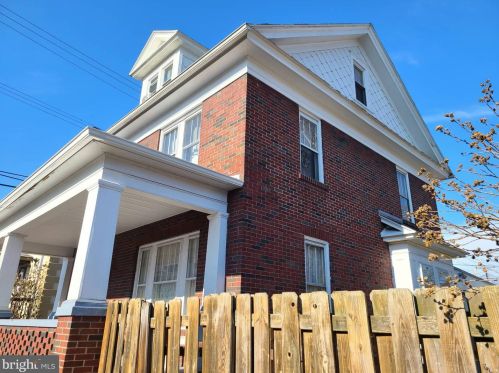 315 10 St, Huntingdon PA 16652-1833 exterior