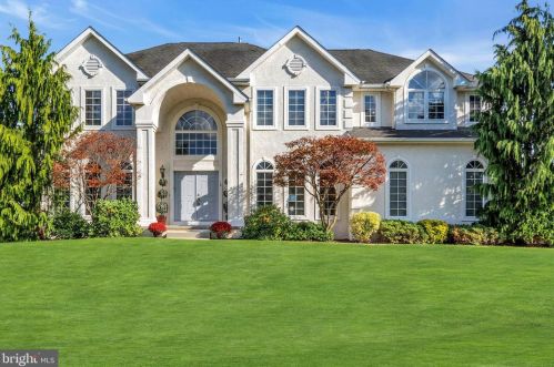 10 Morning Glory Cir, Harrison Township, NJ 08062-2628