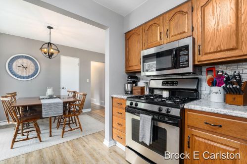 3024 Beach St, Meskegon MI 49441-1128 exterior