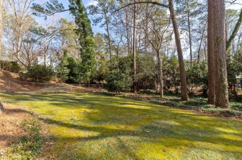 7105 Faunsworth Dr, Atlanta GA 30328-1941 exterior