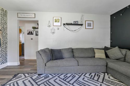 1064 Kelly Dr, Hebron OH 43025-9505 exterior