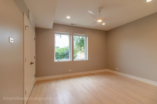 4457 Calumet Ave, Chicago IL 60653-3306 exterior