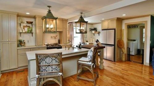 939 Chattahoochee Dr, Gainesville, GA 30501-2303