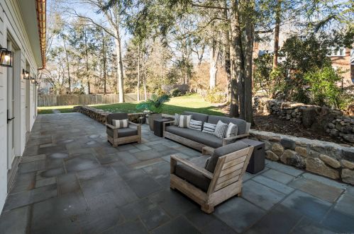 184 Perry Ave, Norwalk CT 06850-1623 exterior