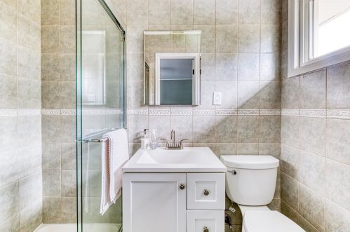 180 Cockonoe Ave, Babylon NY 11702-1904 exterior