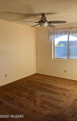 4824 Red Wolf Dr, Tucson AZ 85742-8968 exterior