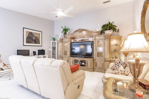 4091 Los Altos Ct, Naples FL 34109-1309 exterior