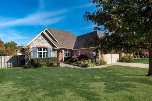 318 Chantilly Ave, Springdale, AR 72764-7536