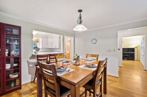 1152 Pinewood Dr, Pittsburgh PA 15243-1810 exterior