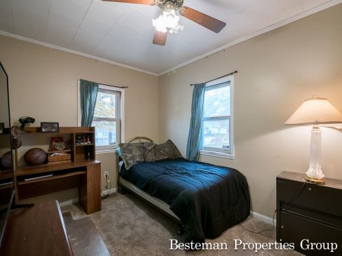 1631 Huizenga St, Meskegon MI  49442-5939 exterior