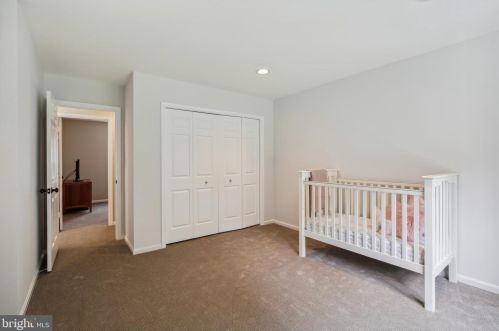 1006 Farm Haven Dr, Rockville MD 20852-4244 exterior