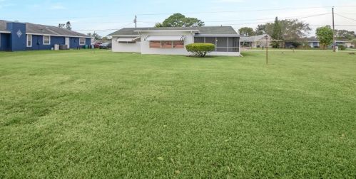 481 Curtis St, Fort Pierce FL 34983-1933 exterior