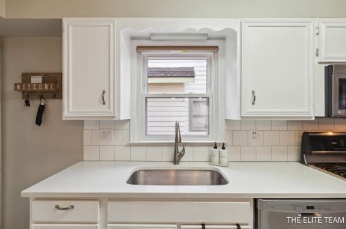 2832 Coit Ave, Grand Rapids MI 49505-3337 exterior