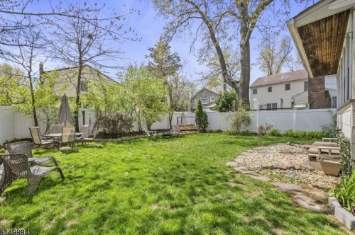 110 Blauvelt St, Teaneck NJ 07666-3862 exterior