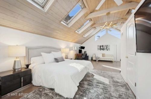 629 Belden Ave, Chicago IL  60614-3305 exterior