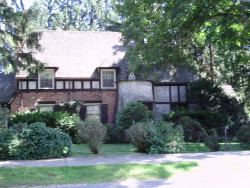 69 Arnold Rd, Newton, MA 02459-3135