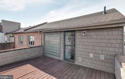 747 3 St, Philadelphia PA 19147-3324 exterior