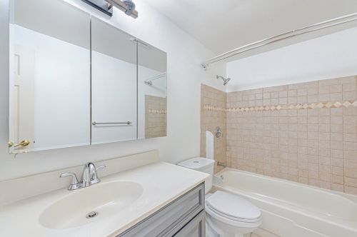 147 Cranbrooke Dr, Moon Twp PA  15108-9118 exterior