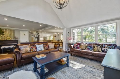 1545 Martine Ave, Scotch Plains NJ 07076-2901 exterior