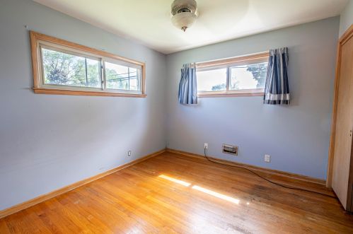 9232 Elmore Ct, Milwaukee WI 53222-2522 exterior