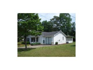 385 Springlake Dr, Lawrenceville GA  30046-5998 exterior