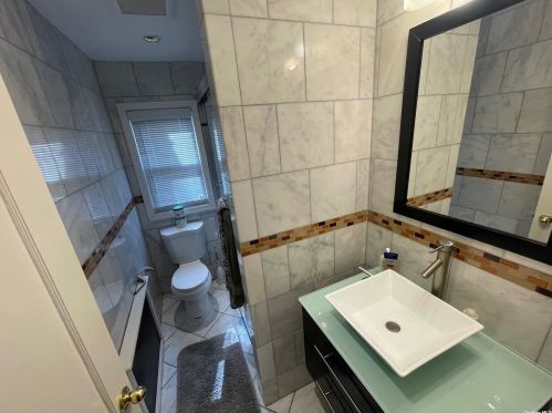 180 Beverly Pkwy, Valley Stream NY  11580-4240 exterior