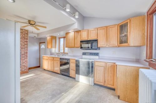 674 County Highway 78, Middletown NY 10940-6933 exterior