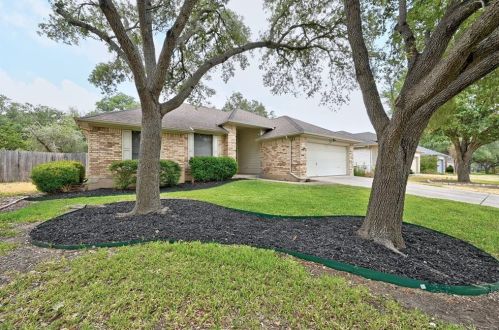 9224 Edwardson Ln, Austin TX  78749-4115 exterior