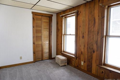 279 Main St, Torrington CT 06790-6946 exterior