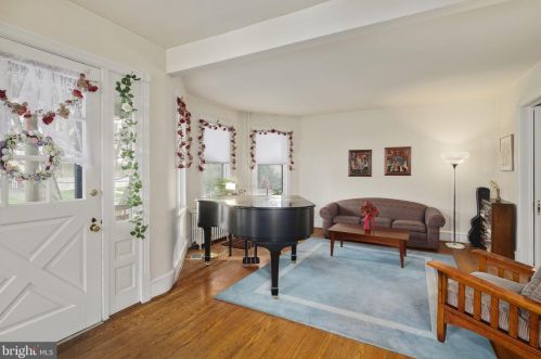 44 Linden Ave, Tavistock NJ 08033-2542 exterior