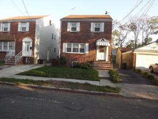 334 Wainwright St, Newark NJ  07112-1215 exterior