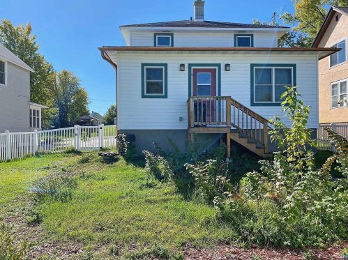 1121 Madison St, Ely, MN 55731-1741