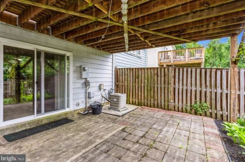 7409 Duddington Dr, Alexandria VA 22315-3847 exterior