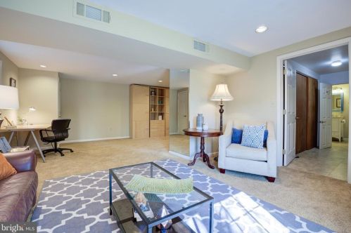 16616 Cutlass Dr, Rockville MD 20853-1332 exterior