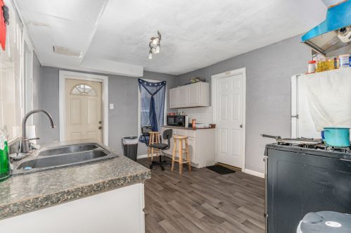 221 Eastern Ave, Joliet IL 60432-1805 exterior