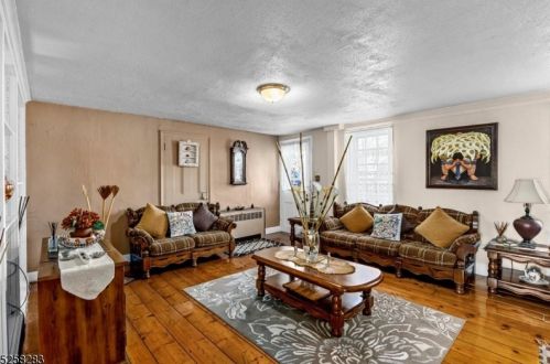 64 Ctr St, Clinton NJ exterior