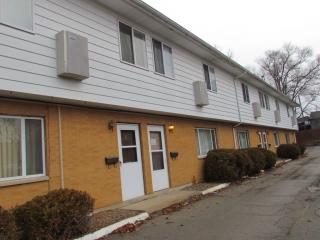 2801 A Ave, Cedar Rapids IA  52402-4843 exterior