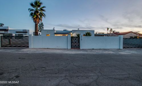 2110 Grant Rd, Tucson AZ  85719-3411 exterior